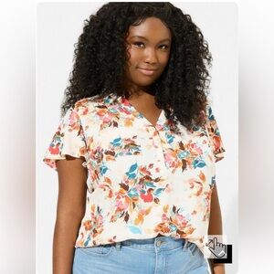 NWT✨Torrid | 1X | Harper Georgette Pullover Flutter Sleeve Blouse